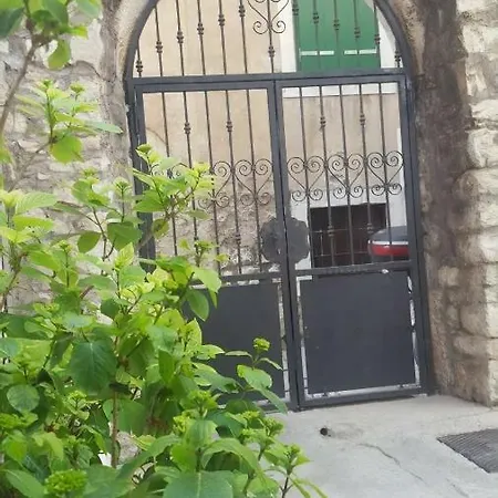 Cozy Hidden Gem In The Old Town شقة سبليت