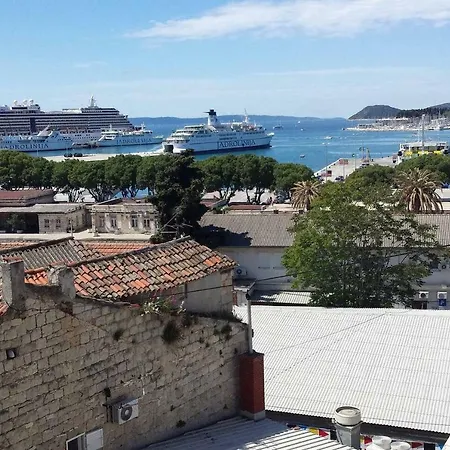 Cozy Hidden Gem In The Old Town Διαμέρισμα *
